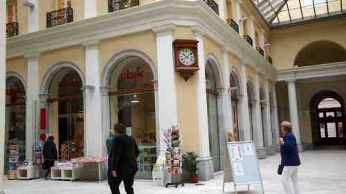 OLYMPUS DIGITAL CAMERA